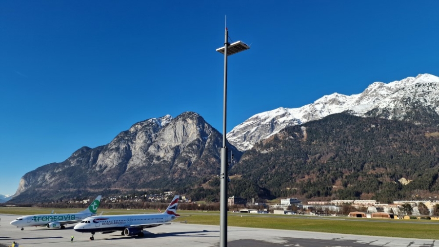 Vliegen van Nederland naar de Oostenrijkse Alpen.